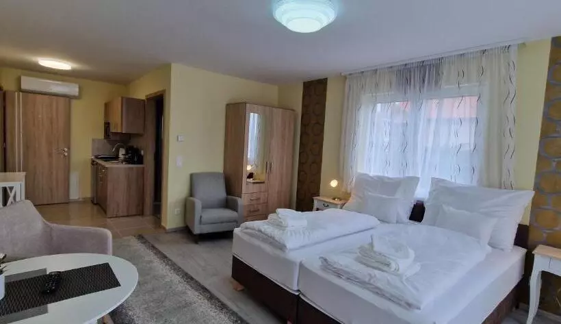 پانسیون Anton Apartmanház