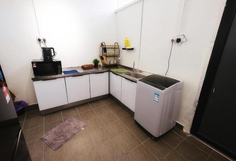 פנסיון Monstera Guesthouse