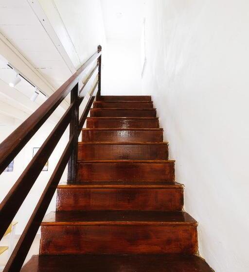 פנסיון Monstera Guesthouse