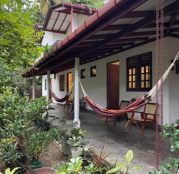 بنسيون Surfside Madiha