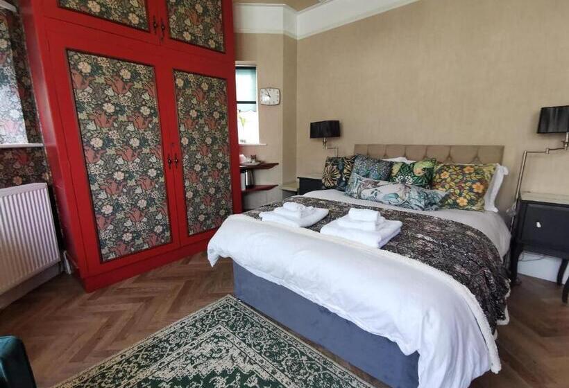 פנסיון William Morris, Spacious Ground Floor Lux Double Bedroom