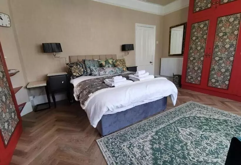 Majatalo William Morris, Spacious Ground Floor Lux Double Bedroom