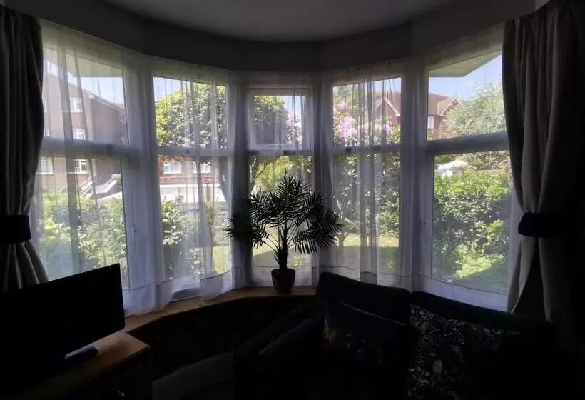 Majatalo William Morris, Spacious Ground Floor Lux Double Bedroom