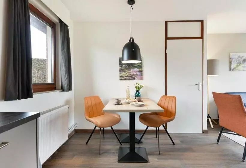 リゾートホテル Summio Vakantiepark Reevallis