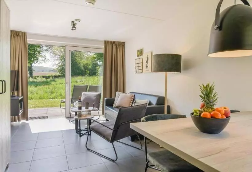 リゾートホテル Summio Vakantiepark Reevallis