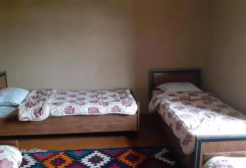 Retkeilymaja Le Fortin