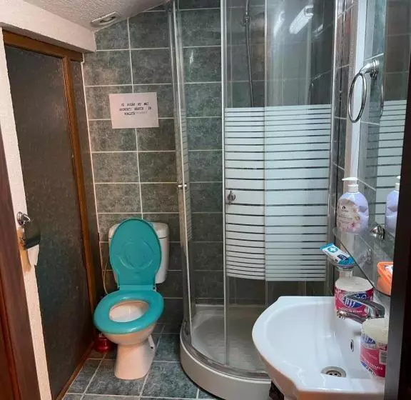 Retkeilymaja Po Lari Amp