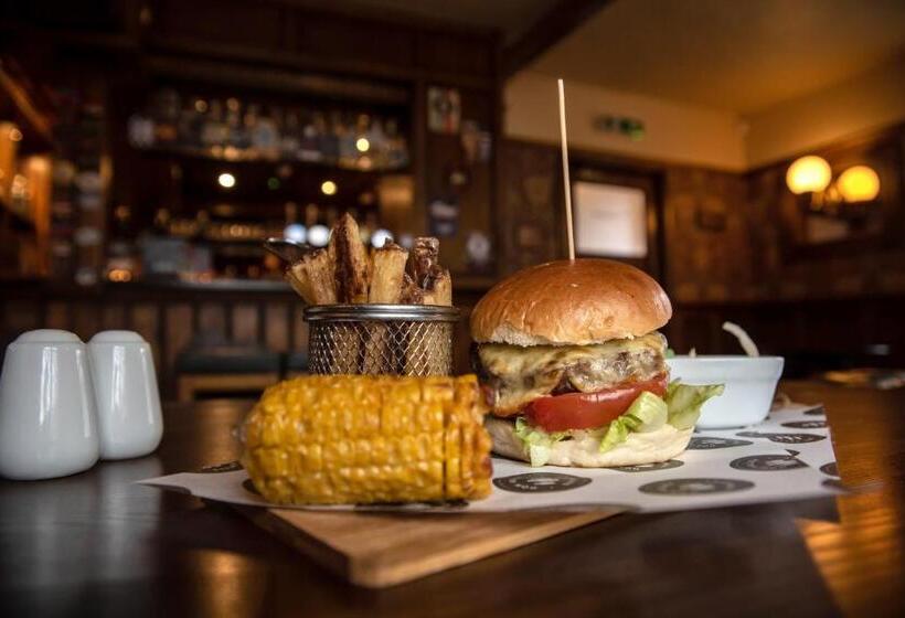 הוסטל The Plough Inn