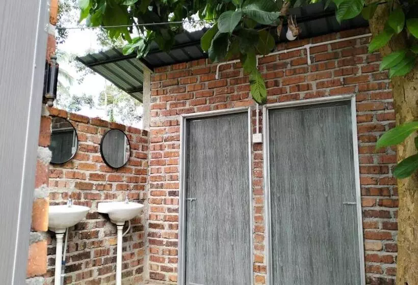 Hotelli Cabin Sarawak D  Rumah Bonda River View