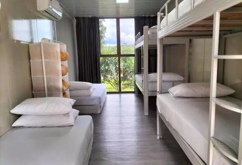 Hotelli Cabin Sarawak D  Rumah Bonda River View