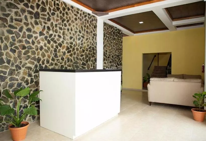 Hotelli La Cascada At Good Stays