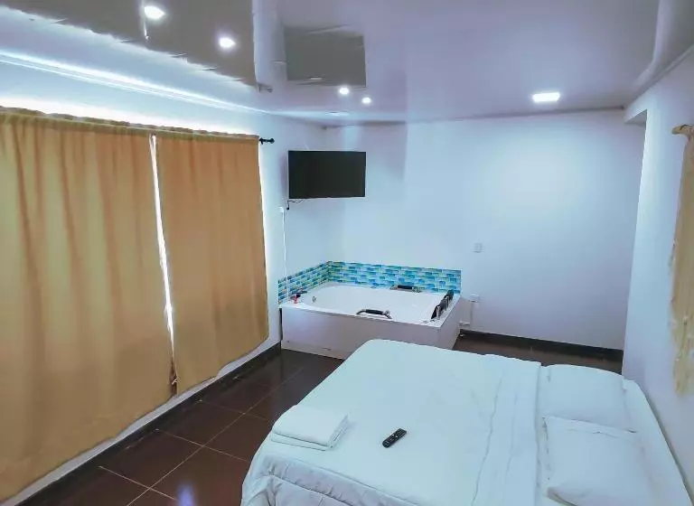 Hotelli Ocaso Marinilla