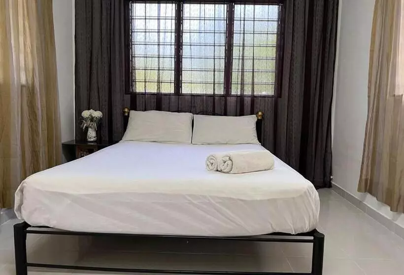 ホテル Oyo Home 90692 Tok Babah Village Homestay