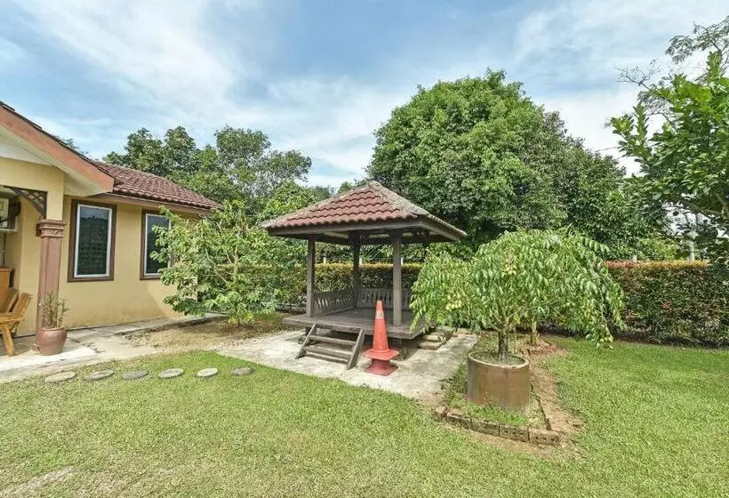 ホテル Oyo Home 90692 Tok Babah Village Homestay