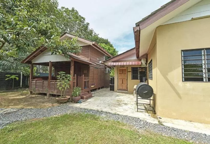 ホテル Oyo Home 90692 Tok Babah Village Homestay