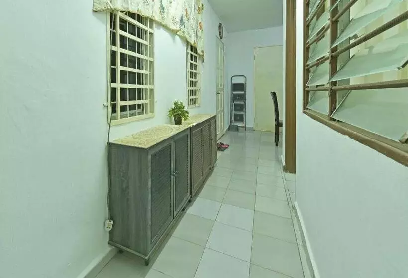 ホテル Oyo Home 90692 Tok Babah Village Homestay