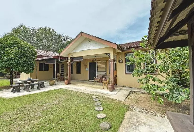 ホテル Oyo Home 90692 Tok Babah Village Homestay