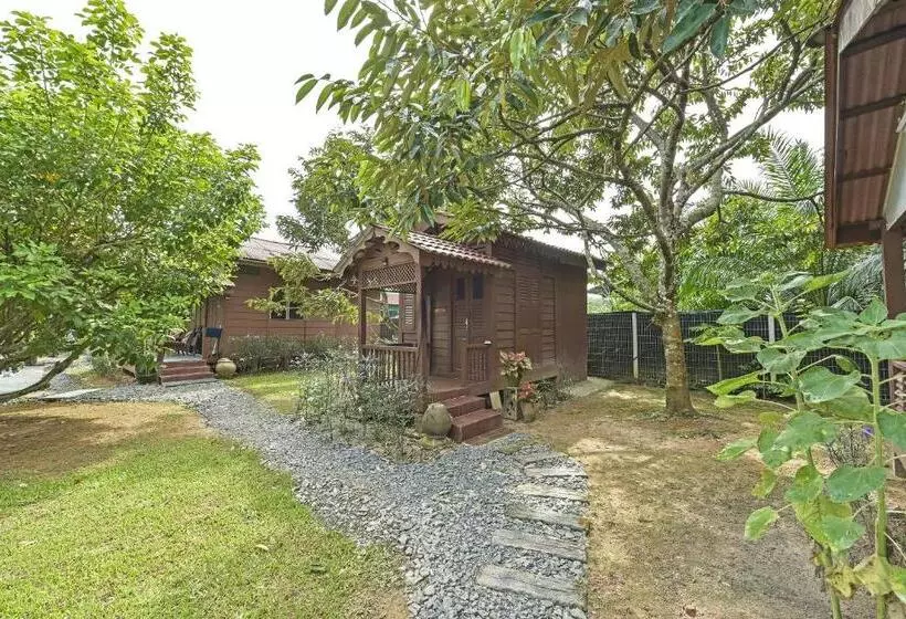 ホテル Oyo Home 90692 Tok Babah Village Homestay