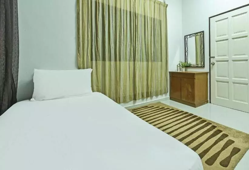 ホテル Oyo Home 90692 Tok Babah Village Homestay