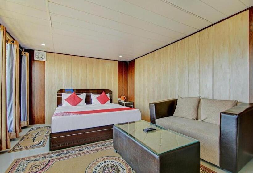 בית מלון כפרי Rmbs Resort Pvt Ltd