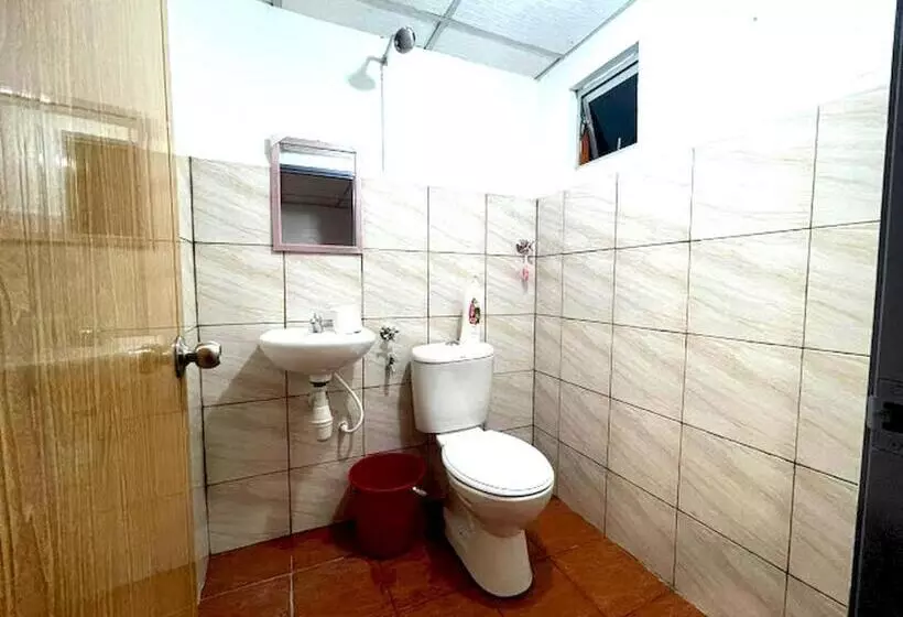 ペンション Oyo Home 90768 Flo Inn Motel