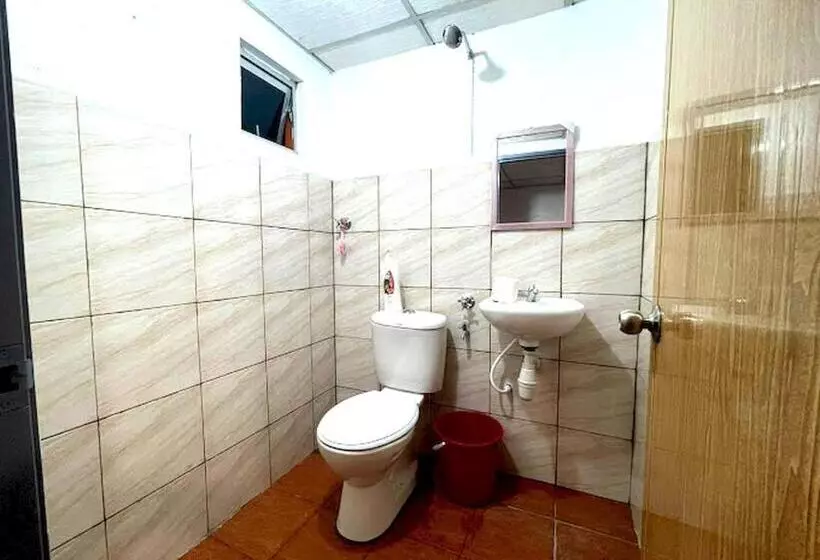 ペンション Oyo Home 90768 Flo Inn Motel