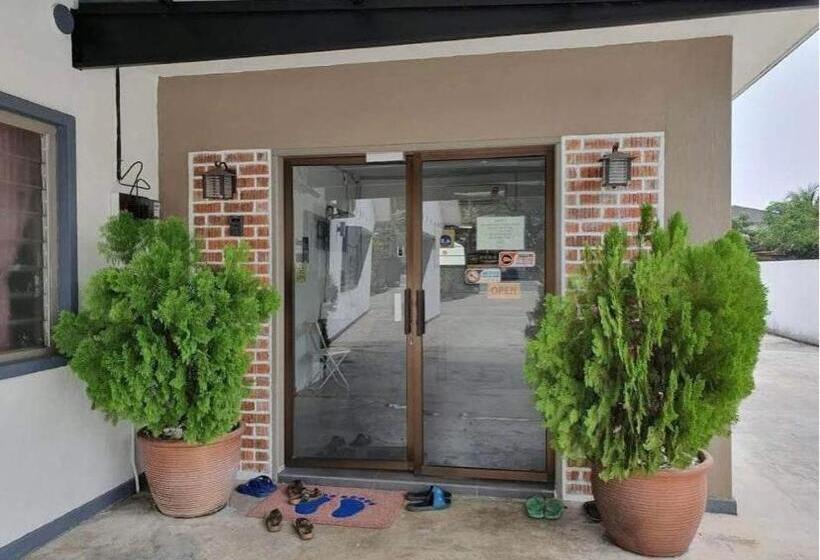 פנסיון Raintown Inn Taiping