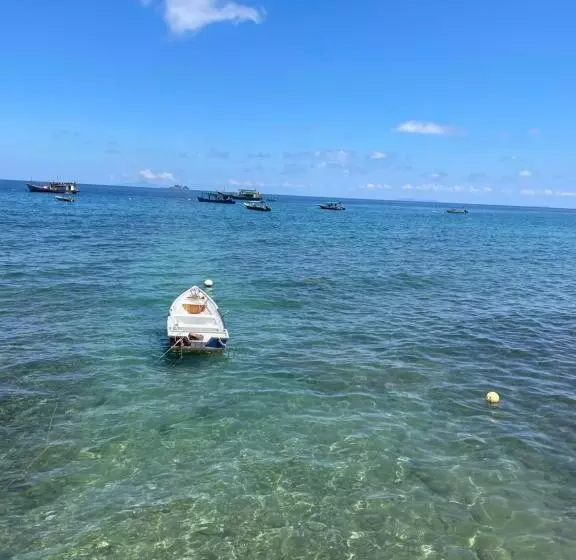 استراحتگاه Mukut Coral Chalet