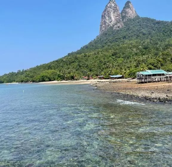 استراحتگاه Mukut Coral Chalet