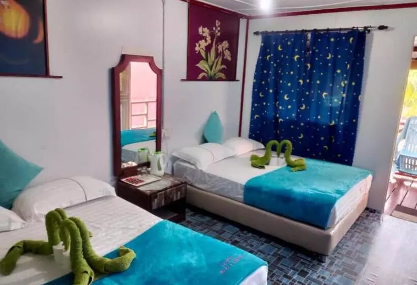 استراحتگاه Mukut Coral Chalet