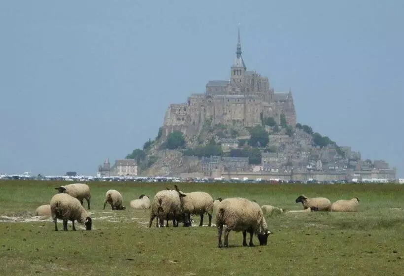 Aamiaismajoitus (B&B) Chambres D Hotes Regine