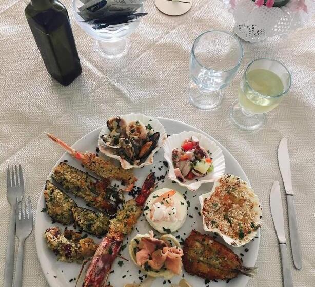 ホテル Agriturismo Falconiera