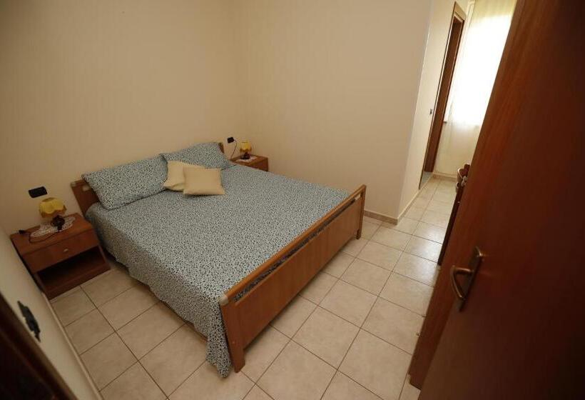 ホテル Agriturismo Falconiera