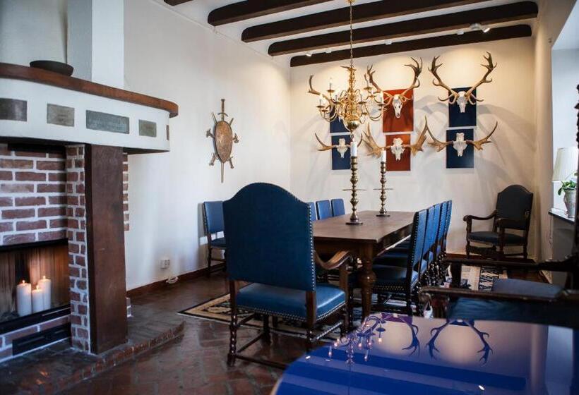 Отель Bjärsjölagårds Slott