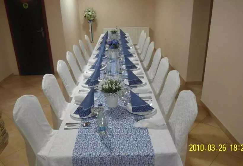 Hotelli Koloniál Skalité