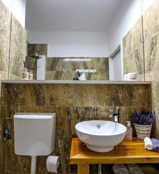 هتل Lavender Villa