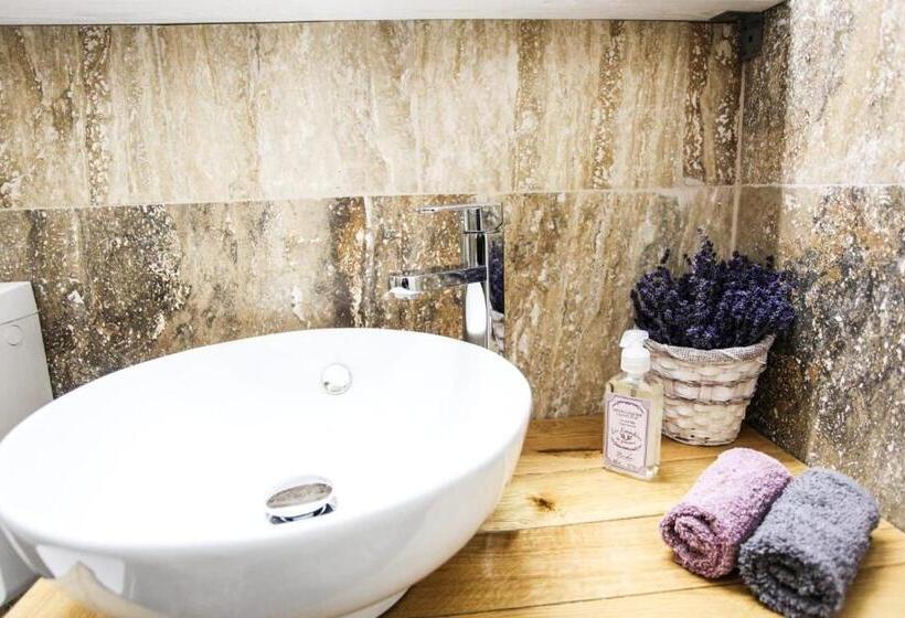 هتل Lavender Villa