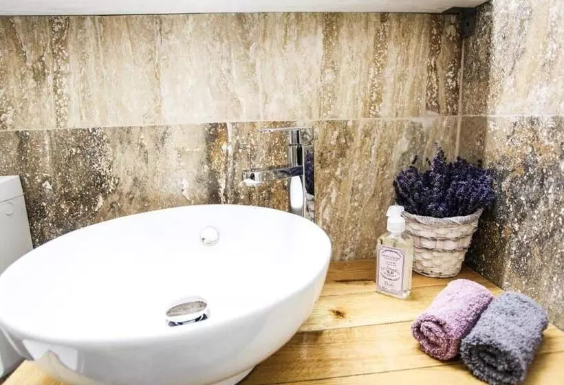 هتل Lavender Villa