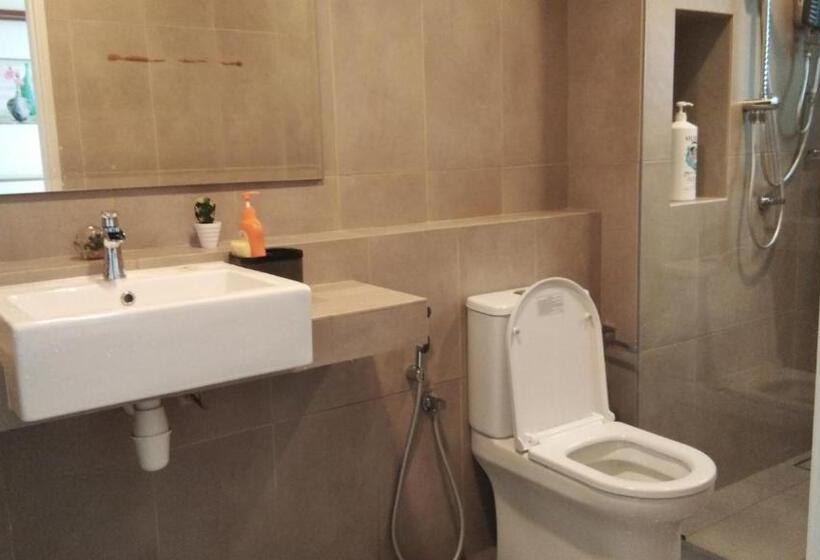 膳宿费 D Qaseh Ummi Timurbay Pantai Balok Kuantan