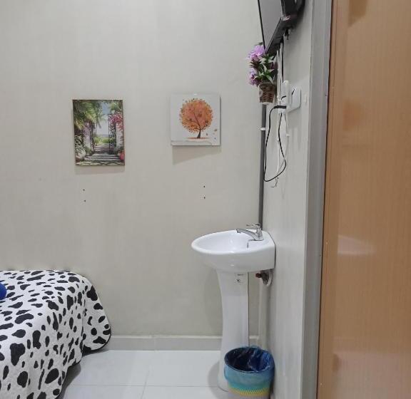 بنسيون Desa Besut Inn