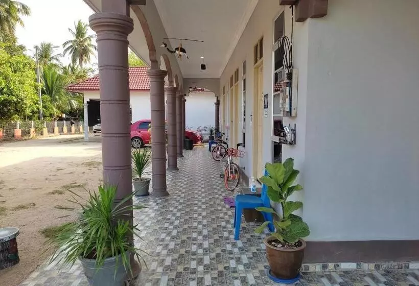 Majatalo Desa Besut Inn