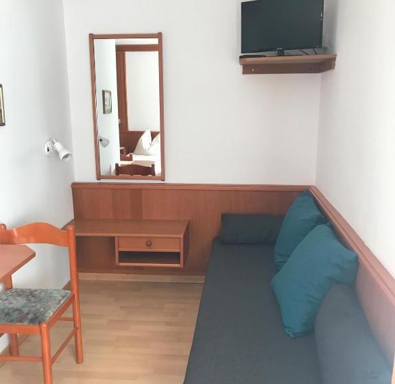 Пансион Gästehaus & Weingut Klein