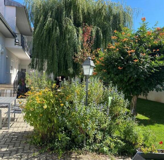 Пансион Gästehaus & Weingut Klein