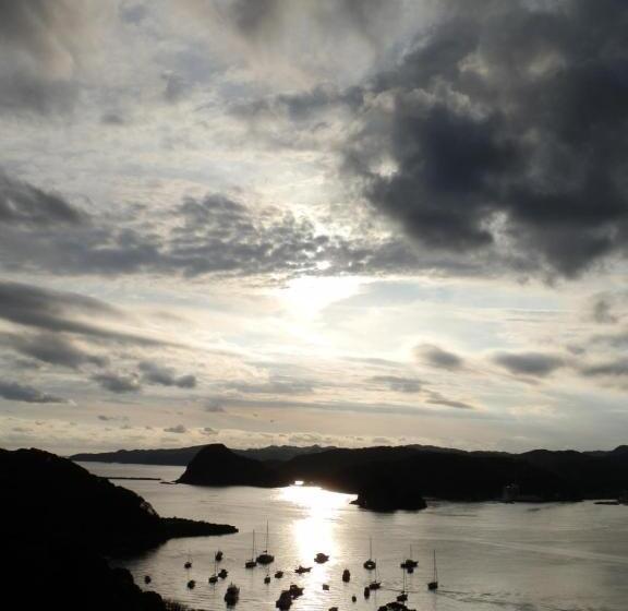 Курорт Oceanfront Yahan