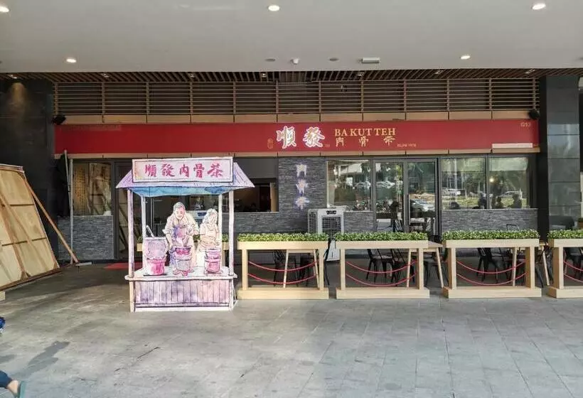 R&f Princess Cove Ciq Premium Sea View Suites By Neo