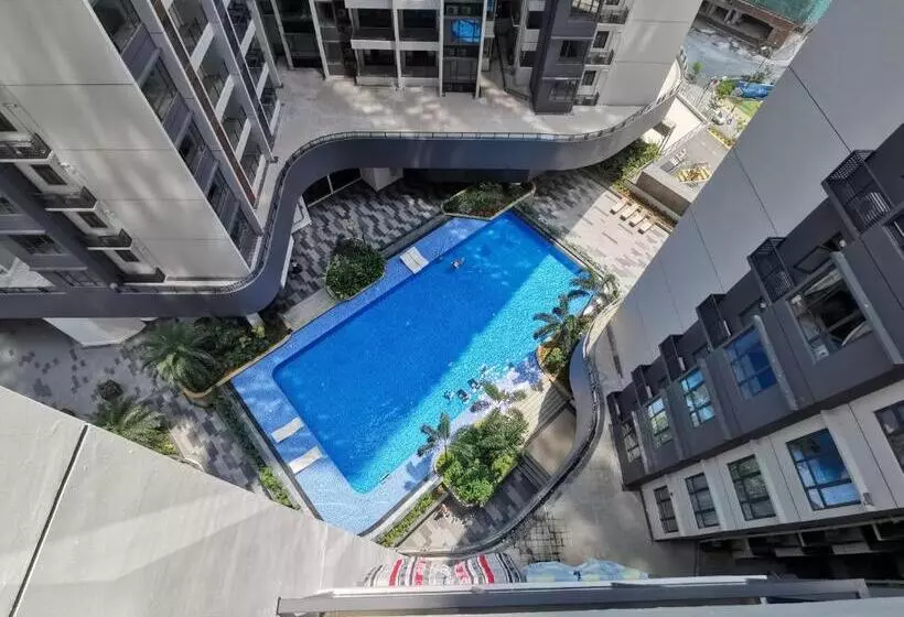 R&f Princess Cove Ciq Premium Sea View Suites By Neo