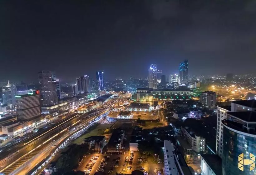 R&f Princess Cove Ciq Premium Sea View Suites By Neo