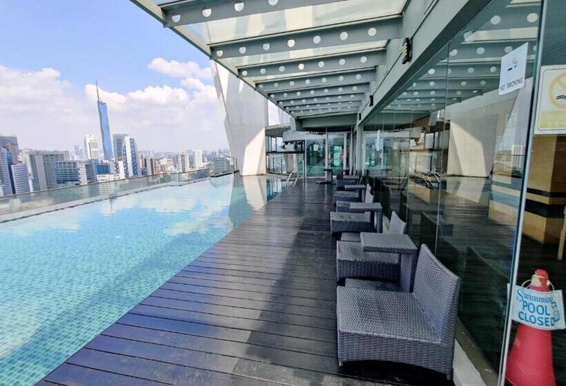 Skybed Over The Sky Hostel @regalia Suites & Residences Kl
