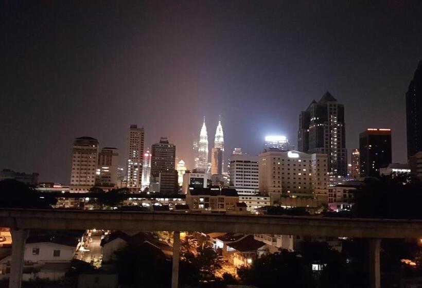 Skybed Over The Sky Hostel @regalia Suites & Residences Kl