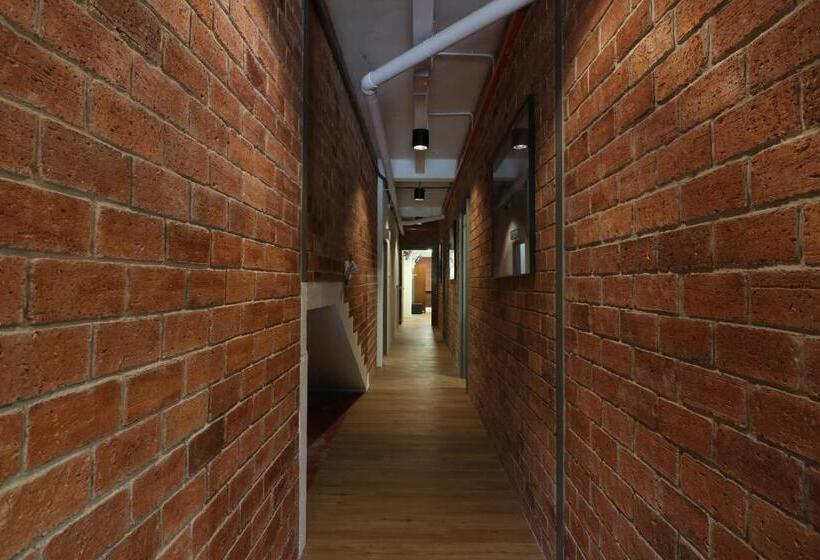 Urbanstay Industrial